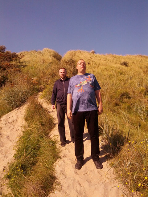 Man kann auch mit Freunden am Strand in
                      Holland entspannen. Am 11. September 2016, drive
                      & klick by ahb